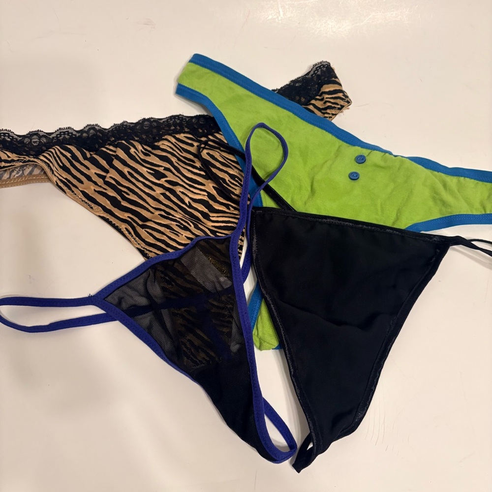 Set of Three Stylish Thongs